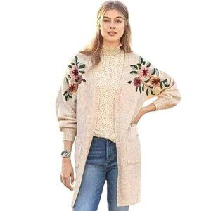 Blanc Noir Women's Oversized Cardigan Size Medium Cream Floral Embroidery Boho